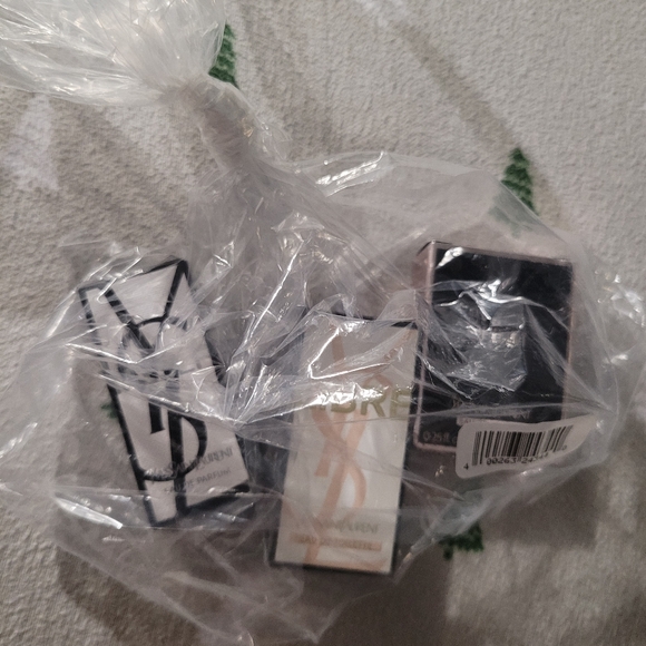 BNWT YSL SAMPLE BUNDLE - Picture 3 of 5